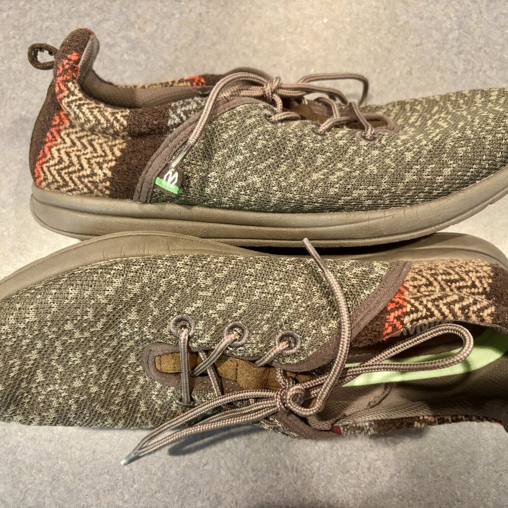 Minnetonka Gray Knit Women’s Size 9M Eco Anew Recycled Sneakers Patterned Collar